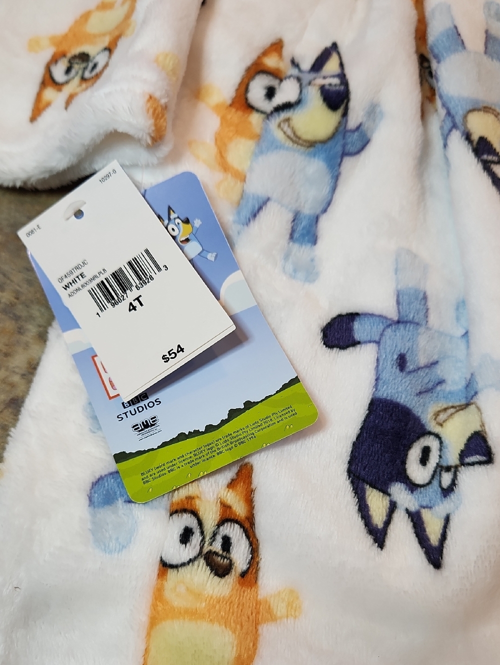 Bluey Plush Robe - Picture 8 of 8